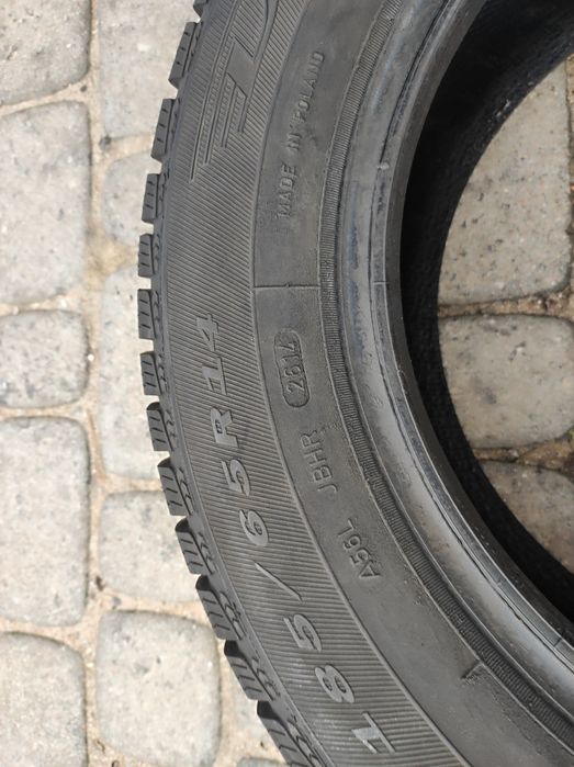 185.65.14 Dwie opony zimowe Dębica Frigo