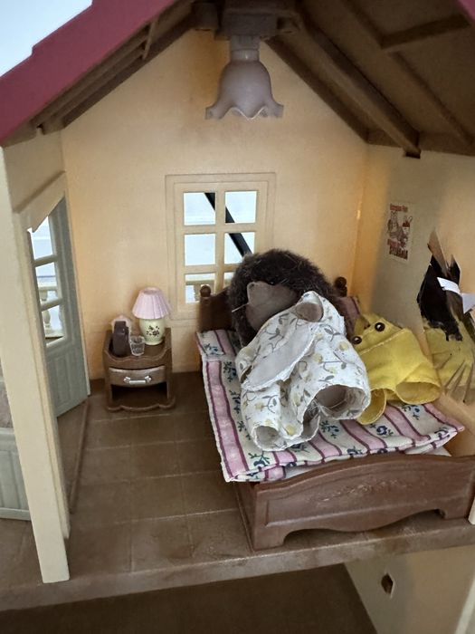 Будинок, лікарня, shop, сімʼя. Sylvanian Families