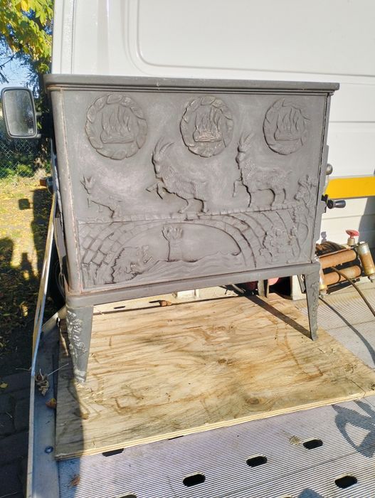 Duży żeliwny piec kominek taki jak jotul 118