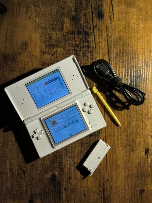 Nintendo DS Lite