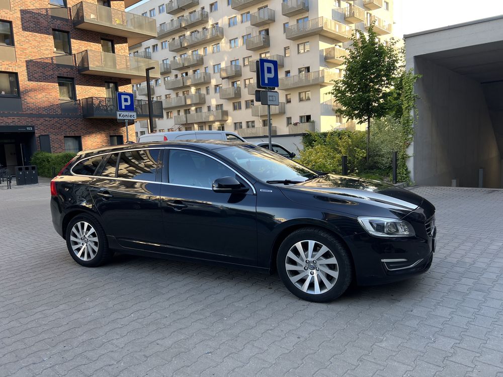 Volvo V60 D6  Plug-in-Hybrid AWD