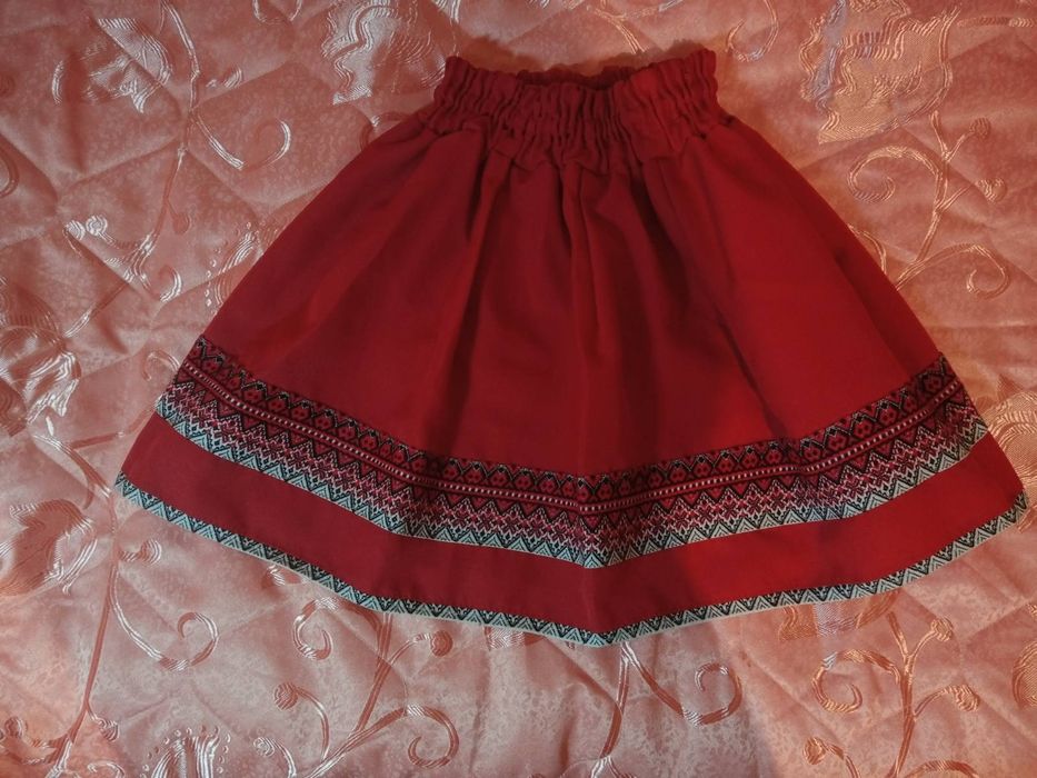 Вишитий костюм на дівинку