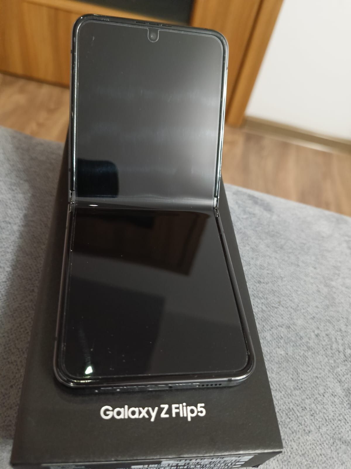 Sprzedam Samsung galaxy z flip5