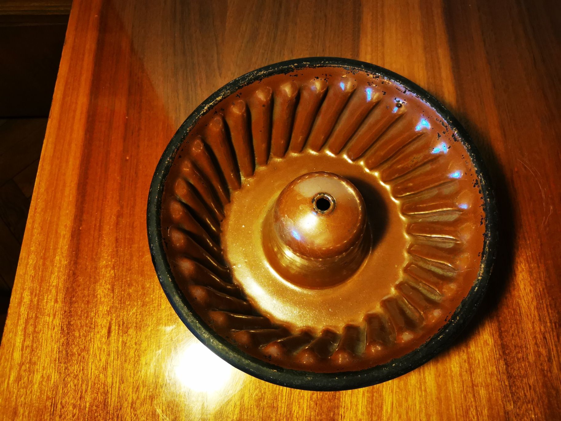 Duza forma do ciasta kamionka do wypiekania babki lata 60