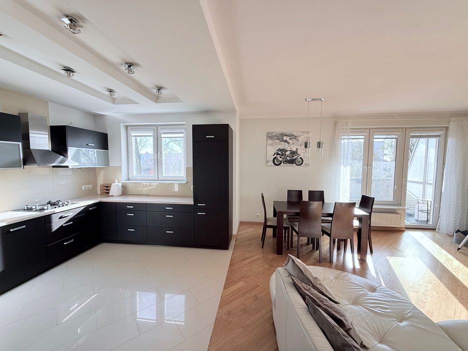 Sprzedam ul. Przybyszewskiego 211B 3 pokoje 3 piętro balkon parking