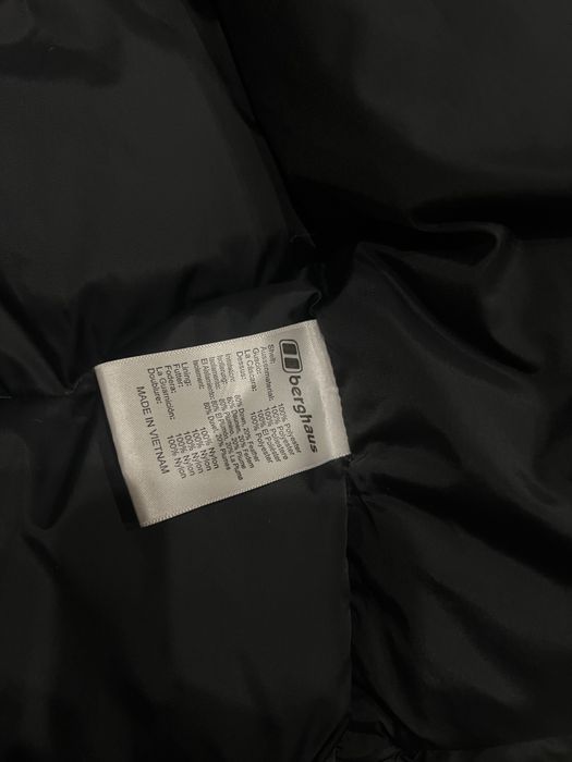 Пухова жилетка Berghaus