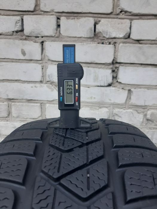 Шини б/у 225/50R17 Pirelli 2шт.зима.