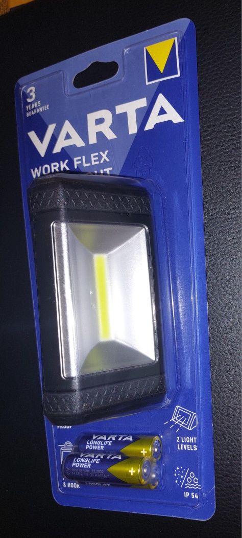 Lampa latarka diodowa Varta WORK FLEX AREA LIGHT