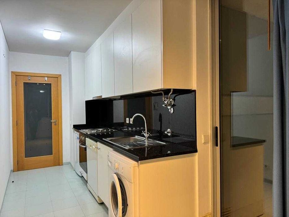 T2 Duplex  c/ Garagem, Antas, com rendimento 6,5% ou devoluto