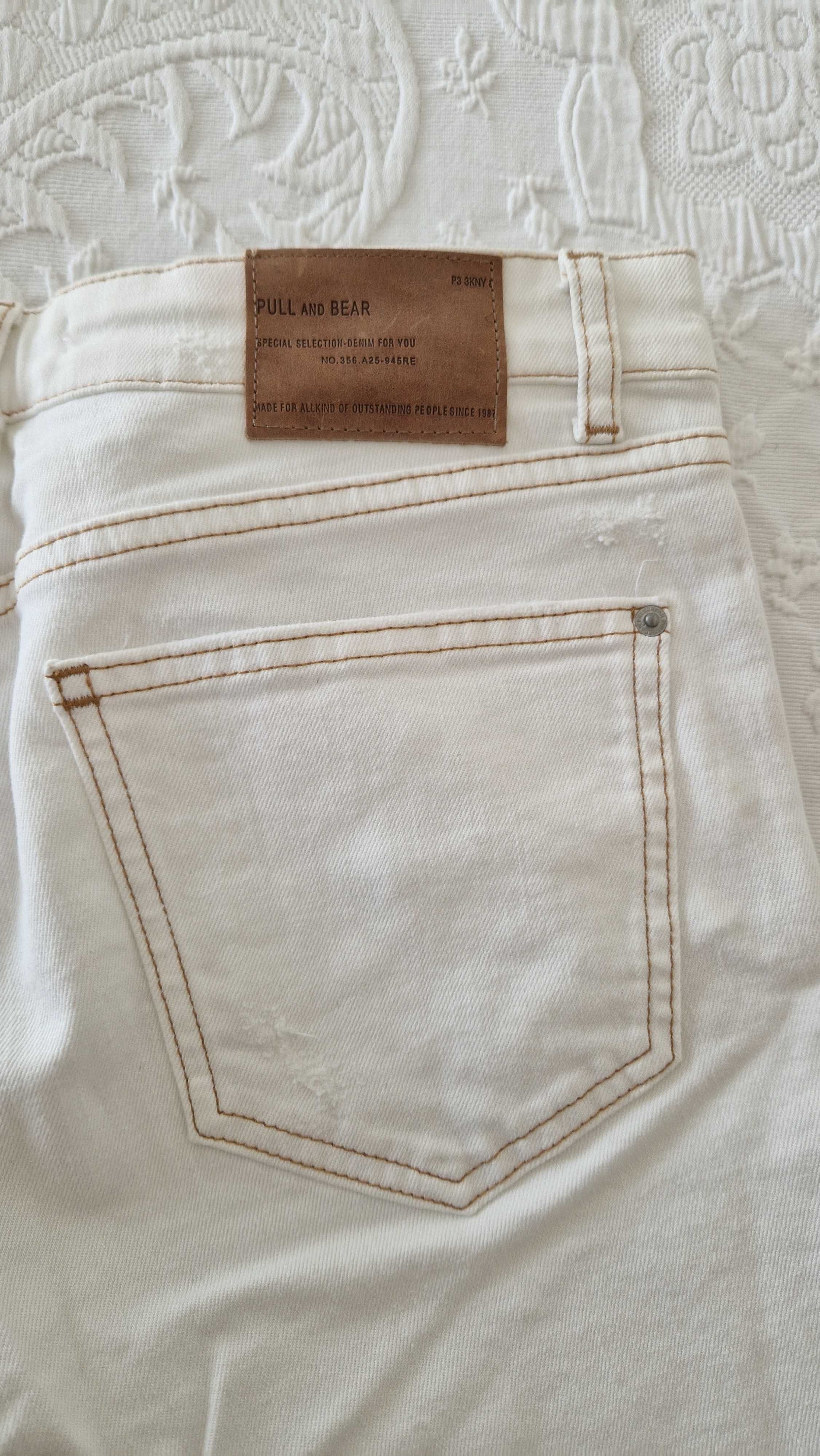 Calças de ganga brancas Pull & Bear, tamanho 36