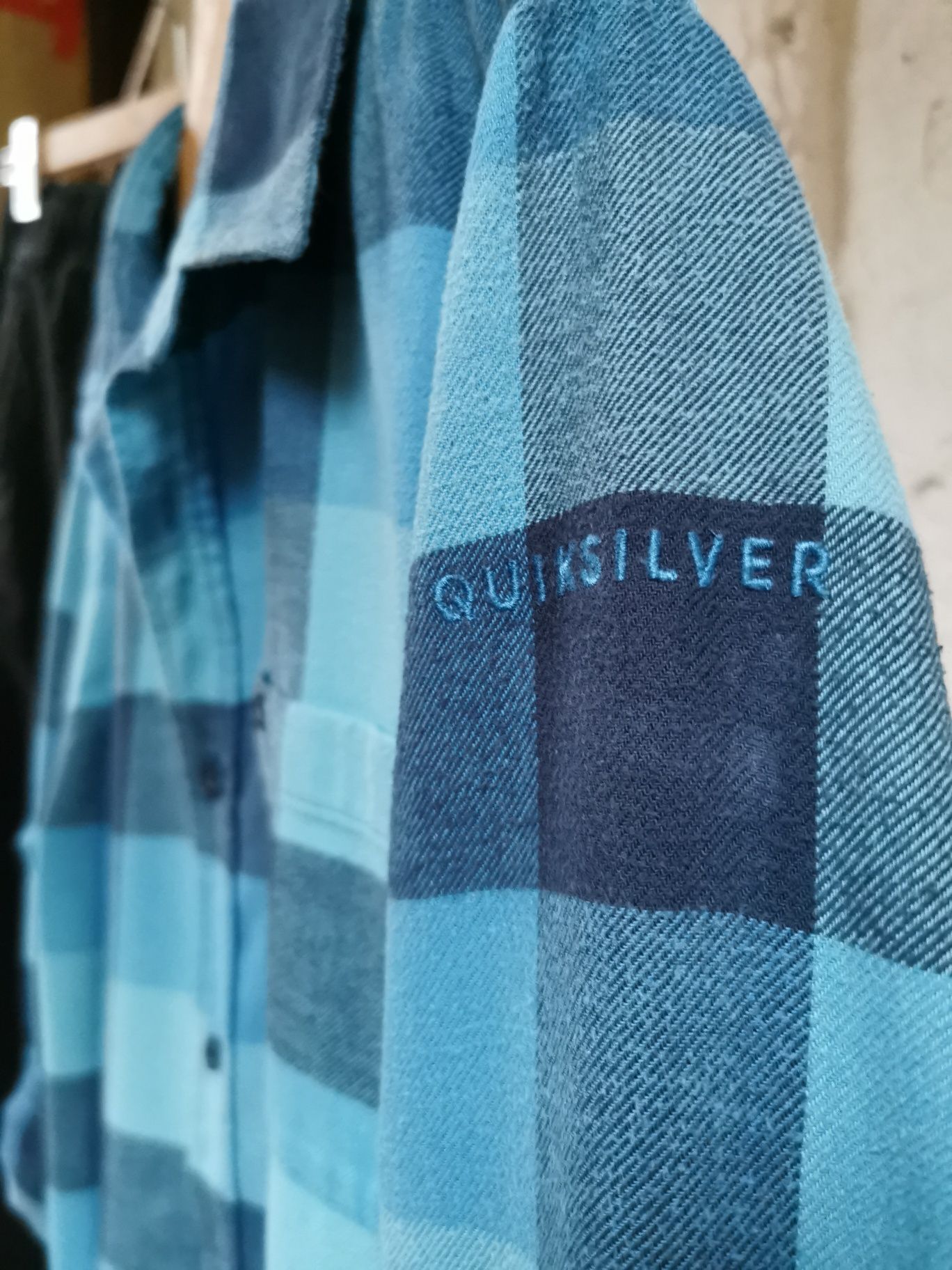Męska koszula Quiksilver XS + czarne spodnie H&M r. 164 cm