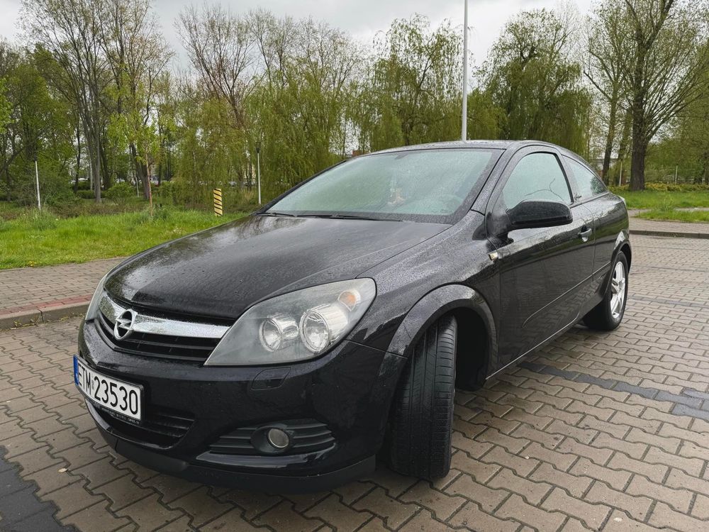 Opel Astra H (uszkodzone)