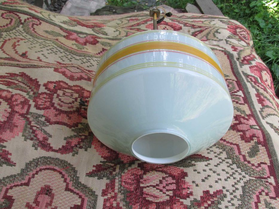 Светильник потолочный.