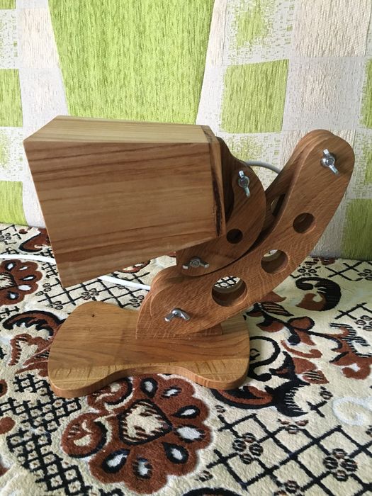 Лампа настільна.