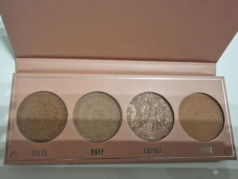 Paletka paleta bronzerów Makeup Obsession Give Me Some Sun.