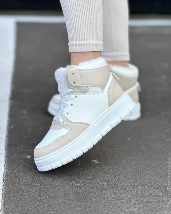 Зимові хайтопи кава з молоком