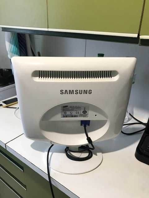 Монитор SAMSUMG SyncMaster 732N