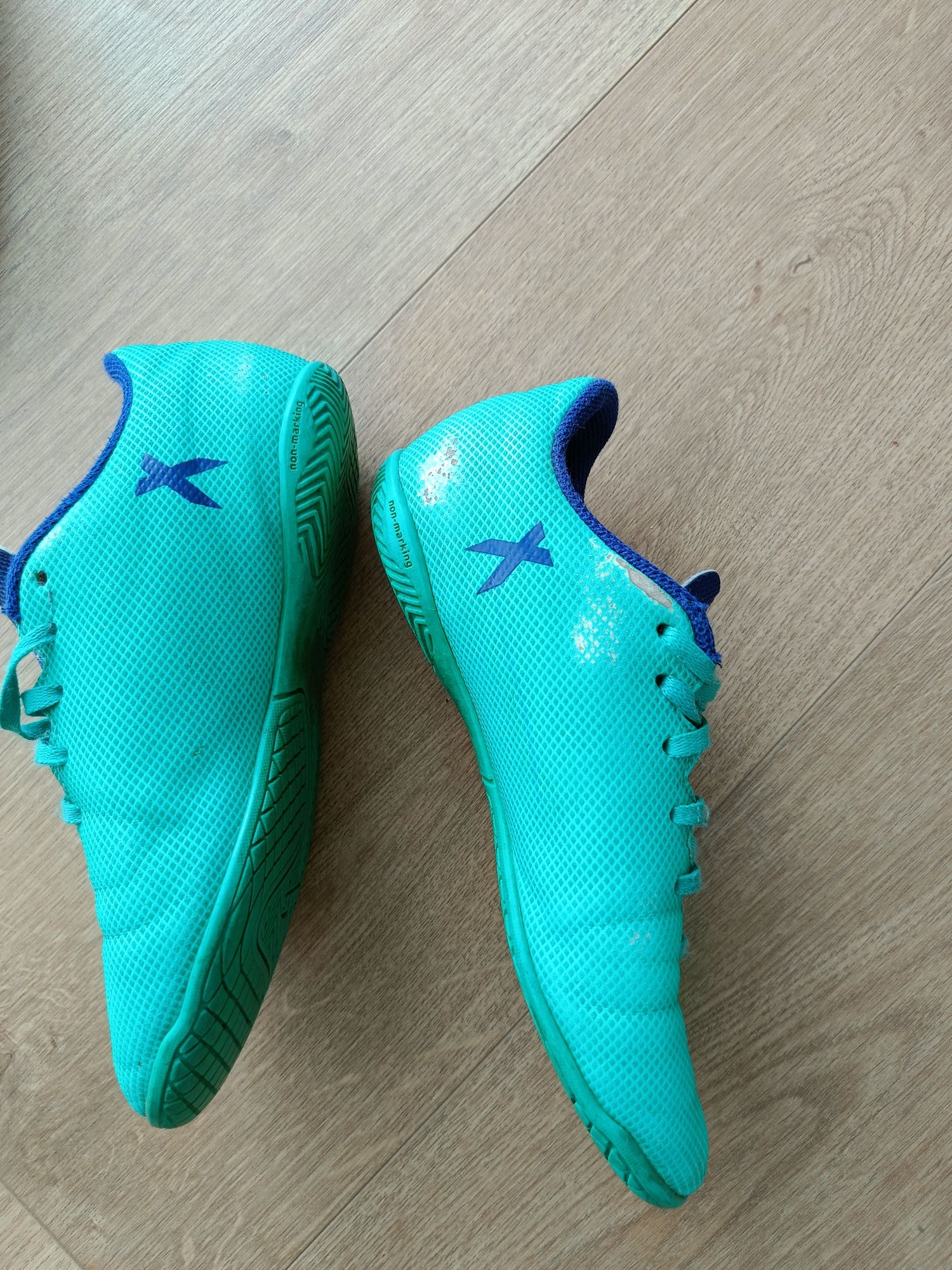Halówki piłka nożna buty sportowe 33 adidas