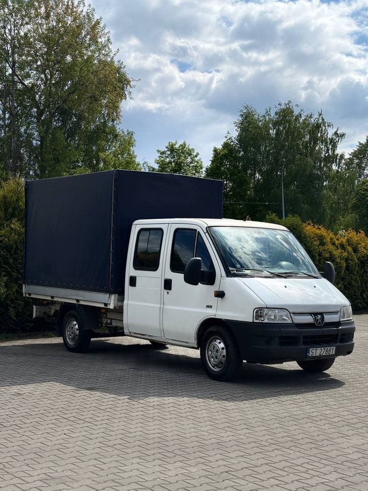 Wynajem busa – transport mebli i ładunków – Katowice i okolice
