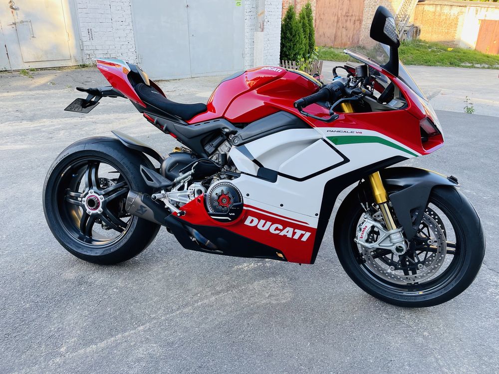 ducati panigale v4 Speciale carbon