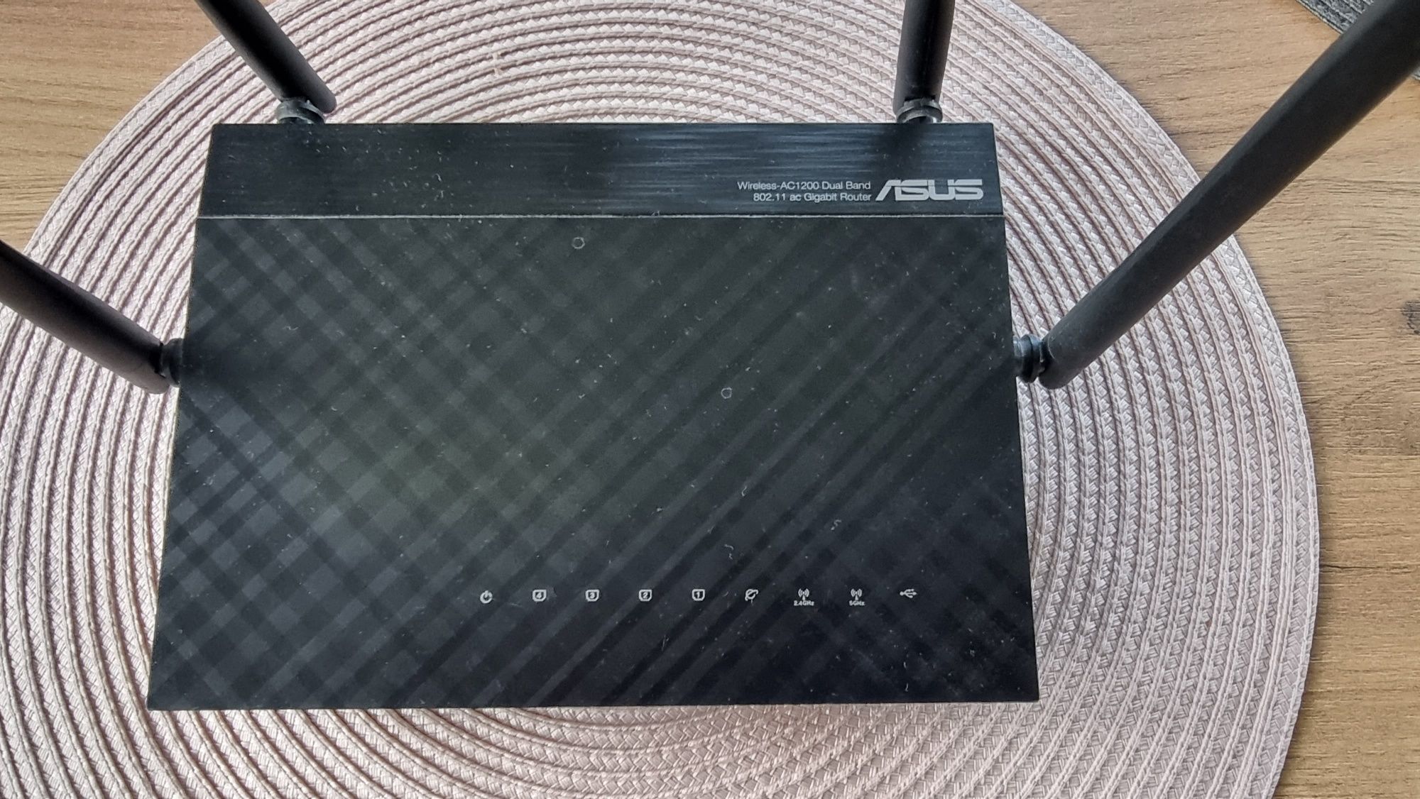 Asus Wireless-AC1200 Dual Band

802.11 ac Gigabit Router