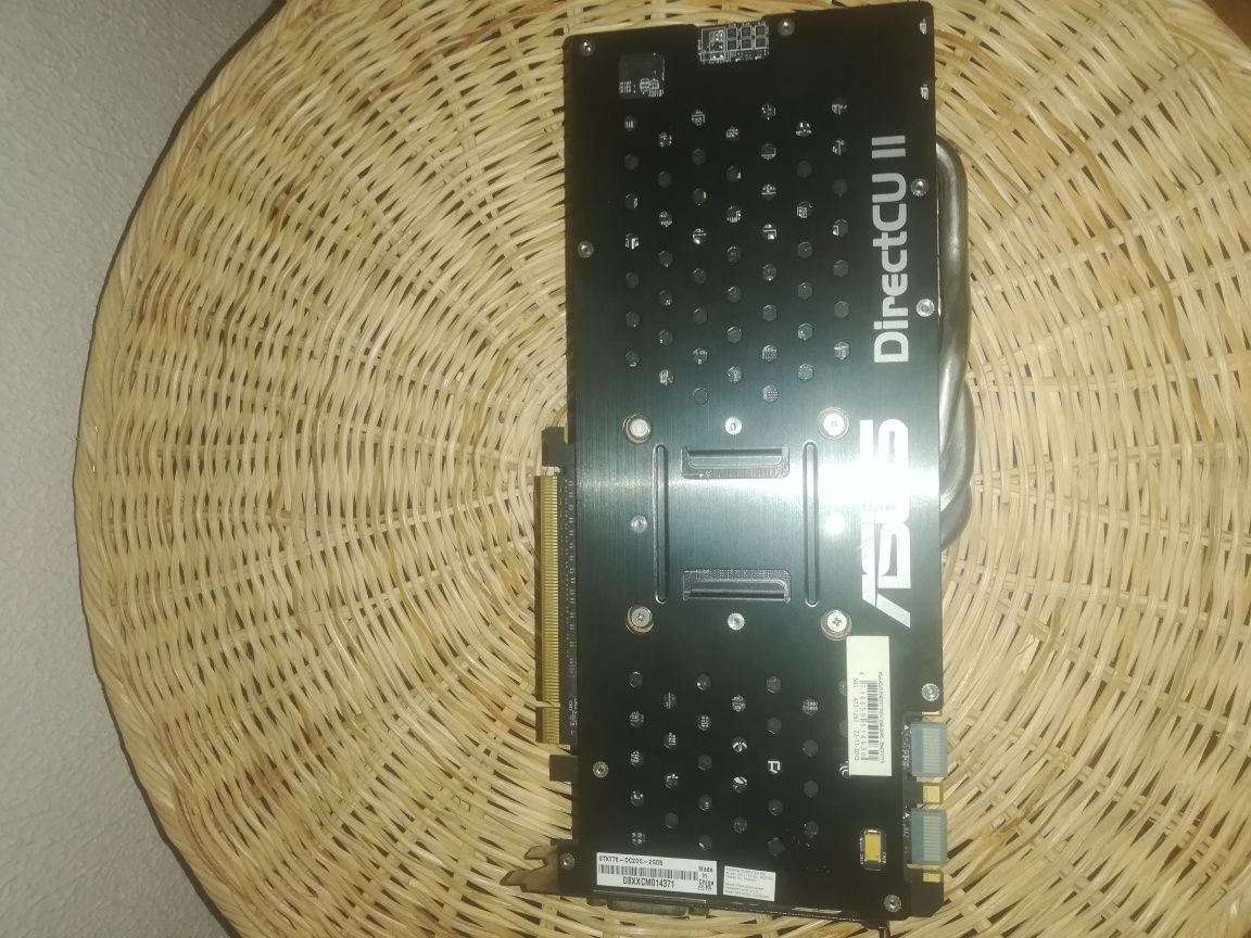 Placa gráfica Asus gtx 770 directcu ll