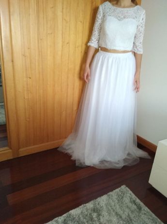 Vestido de noiva simples novo.