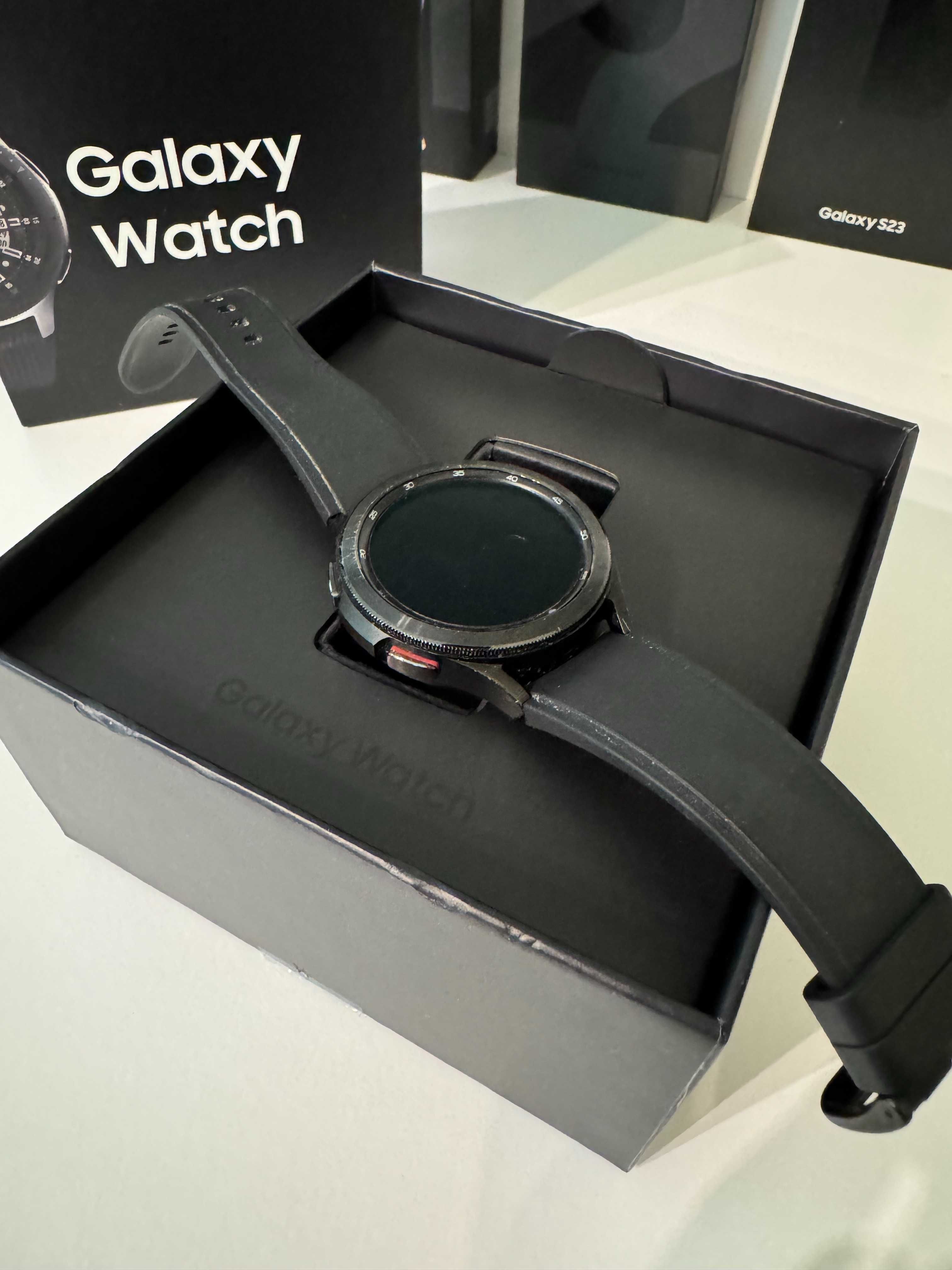 Samsung Galaxy Watch (RM-800) Silver・46mm