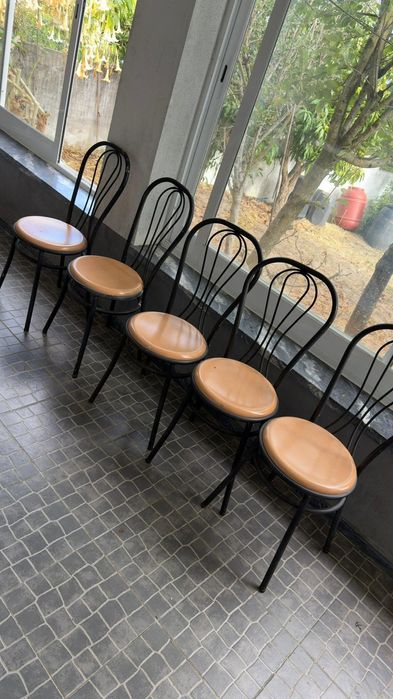 Cadeiras de ferro
