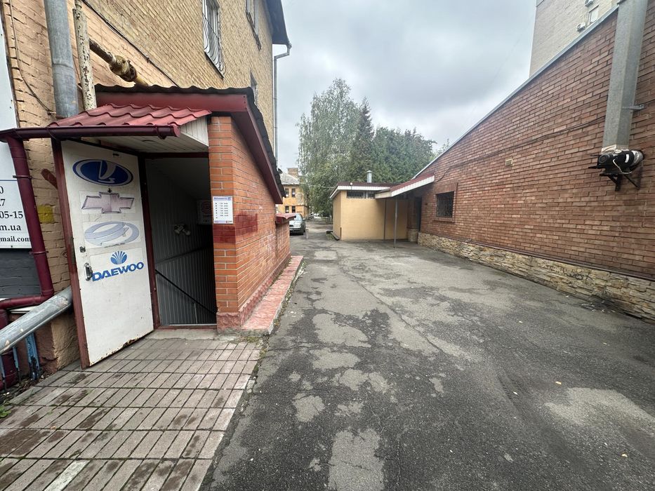 Без% фасадне приміщення 57м² Севастопольска площа