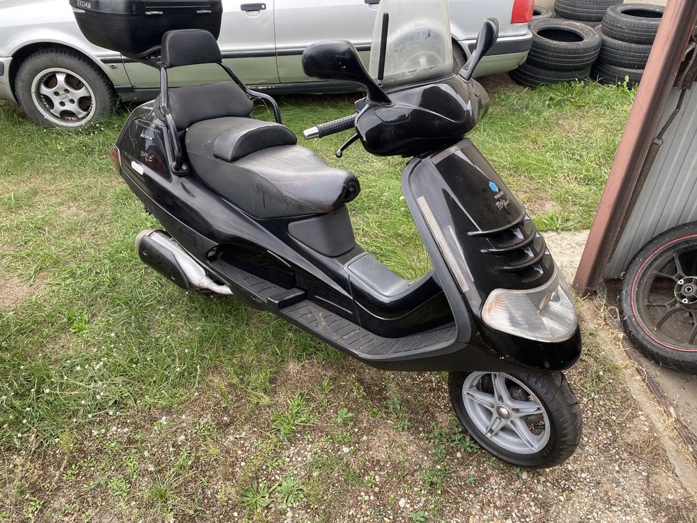 Skuter Piaggio Hexagon 125 cm3 4T Ciecz Kufer