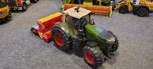 Traktor Fendt 1050 z siewnikiem Bruder