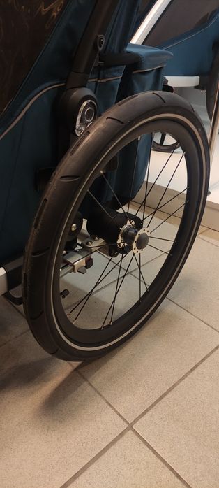tylne koło wózka przyczepki rowerowej Thule Chariot Cross Lite Cab2