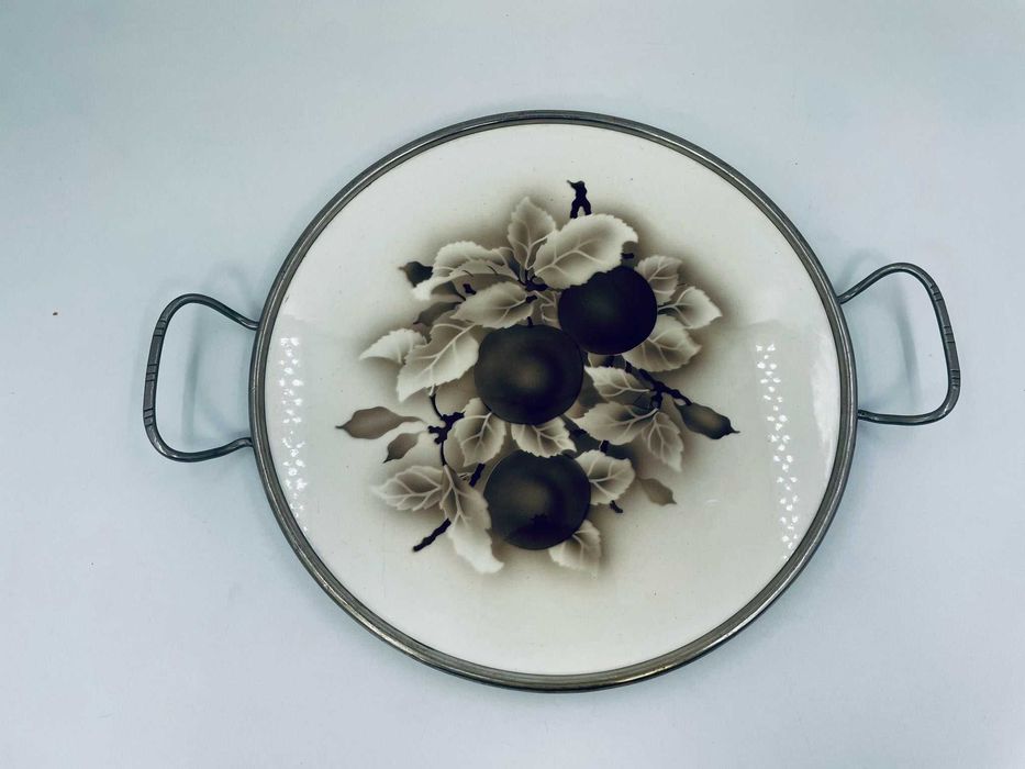 Taca, patera porcelanowa z motywem owoców