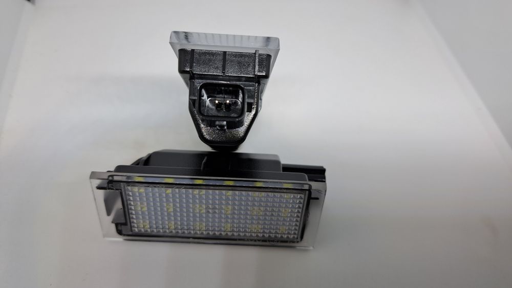 Світлодіодна підсвітка номерного знаку Renault