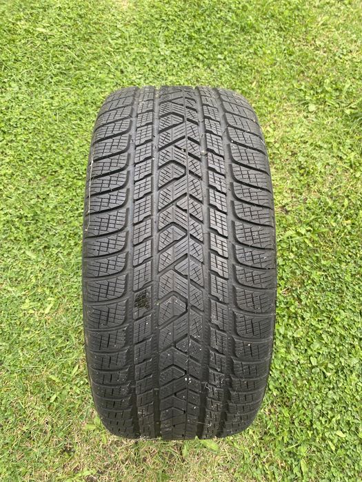 Opona zimowa Pirelli Scorpion 285/40 R20 homologacja BMW 7mm