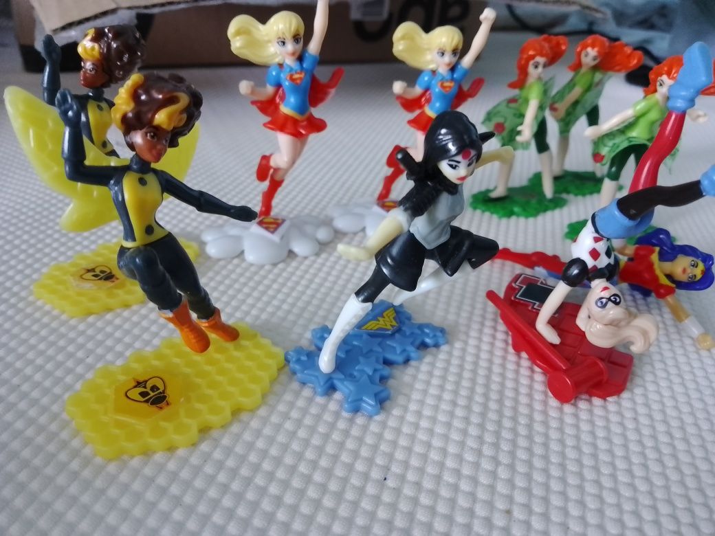Figurki Kinder niespodzianka superbohater Harley i inne Tort dekoracja