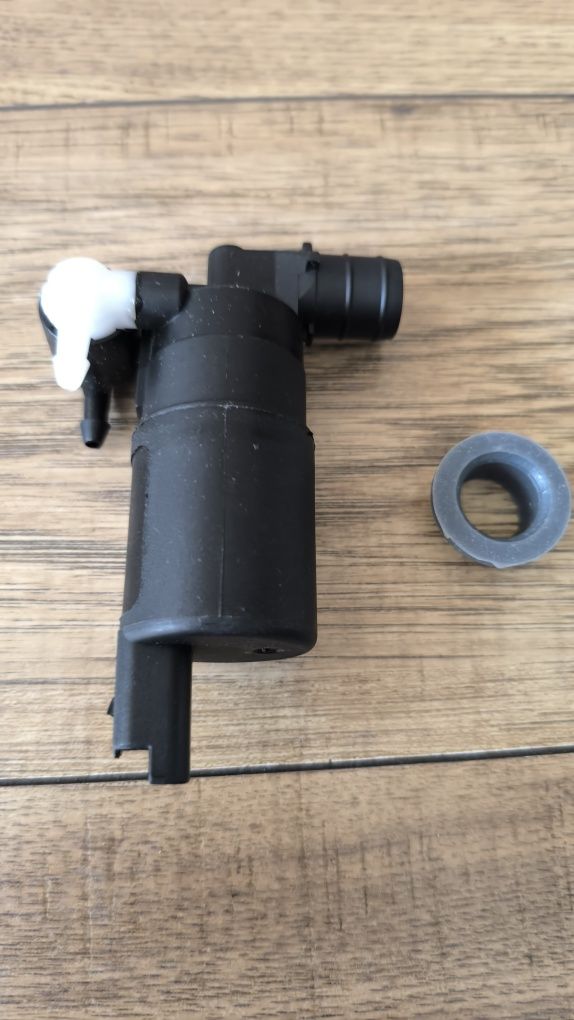 Sprzedam pompkę spryskiwaczy citroen C2, C3, C4, Picasso
