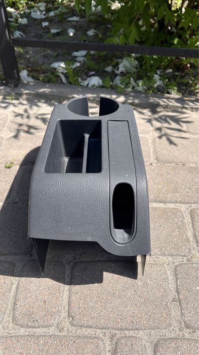 Центральна консоль знята з volkswagen golf 5