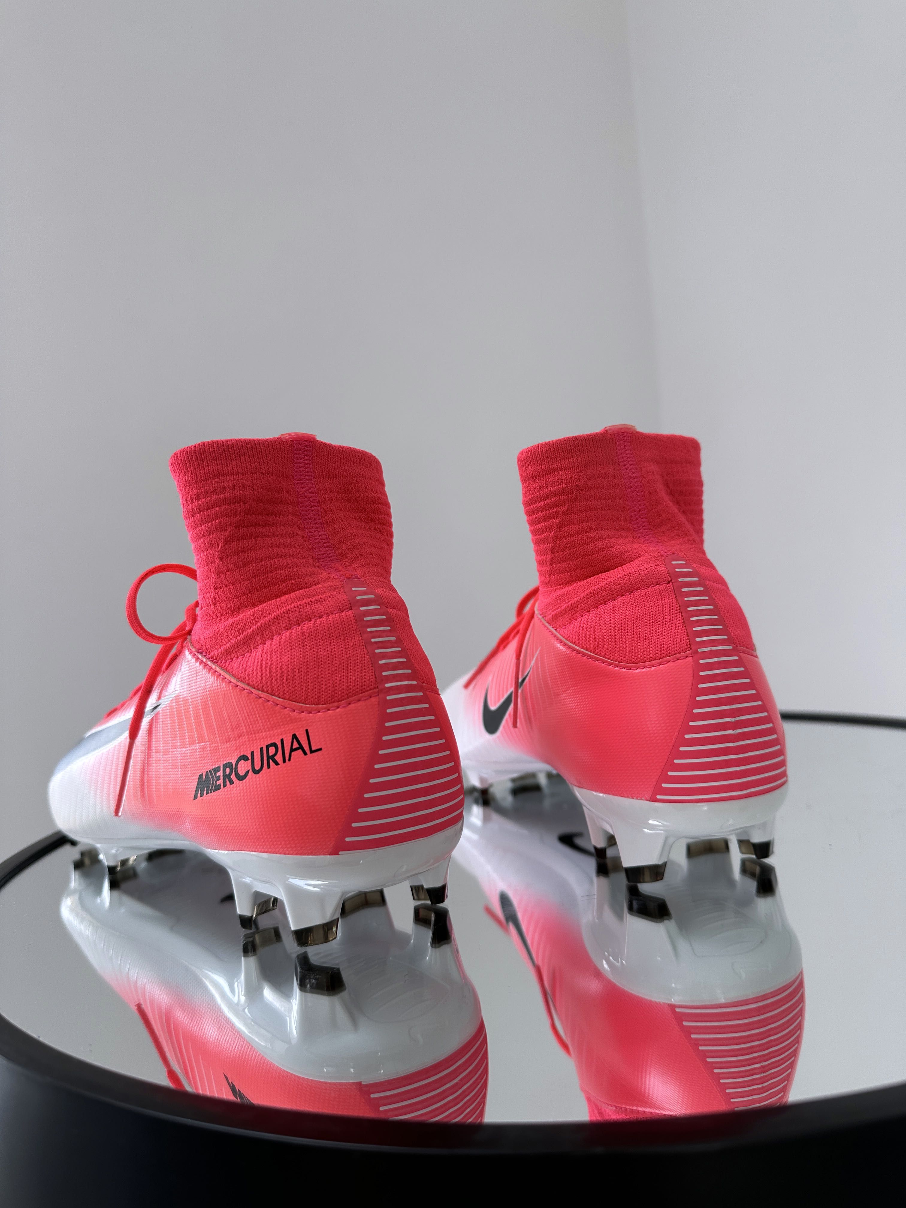 Шикарные  бутсы с чулком Nike Mercurial