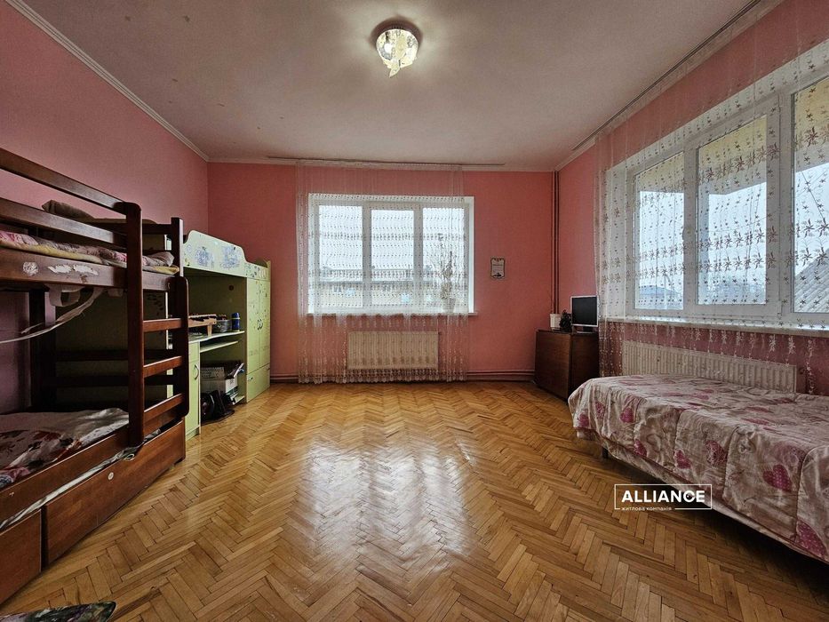 Продається будинок 8 хв їзди до міста. Готовий до проживання.