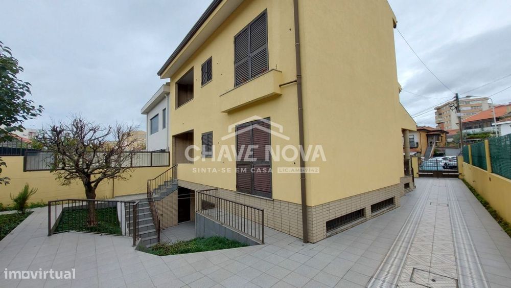 Moradia geminada T5 em Matosinhos  Senhora da Hora - Ref. MTS/03233/RS