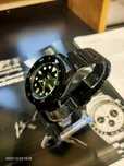 Zegarek seiko 5 nh35a czarny