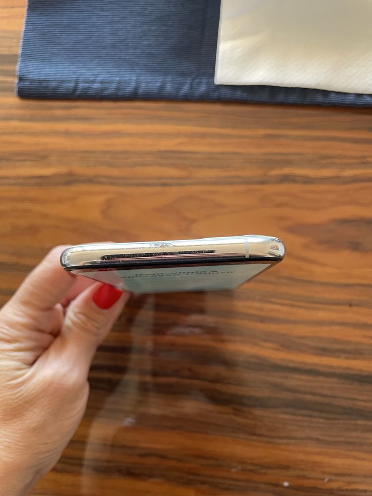 Iphone 11 pro max 64 GB