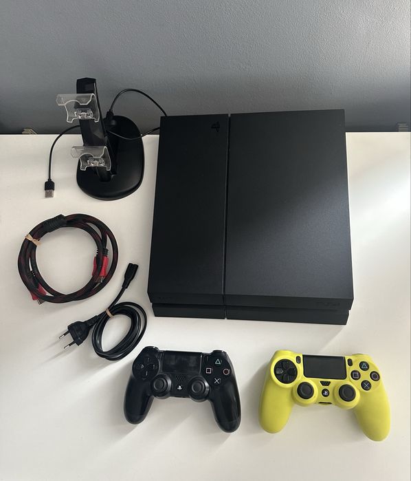 Playstation 4/ PS4 fat 1 Tb идеальное состояние