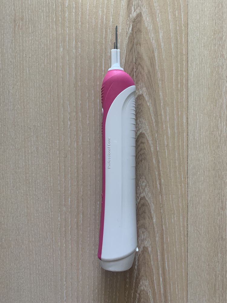 Szczoteczka elektryczna Oral-B (sprzedam)