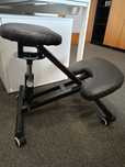 Klękosiad ergonomiczny
