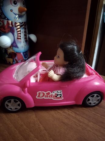 Лялька з машиною