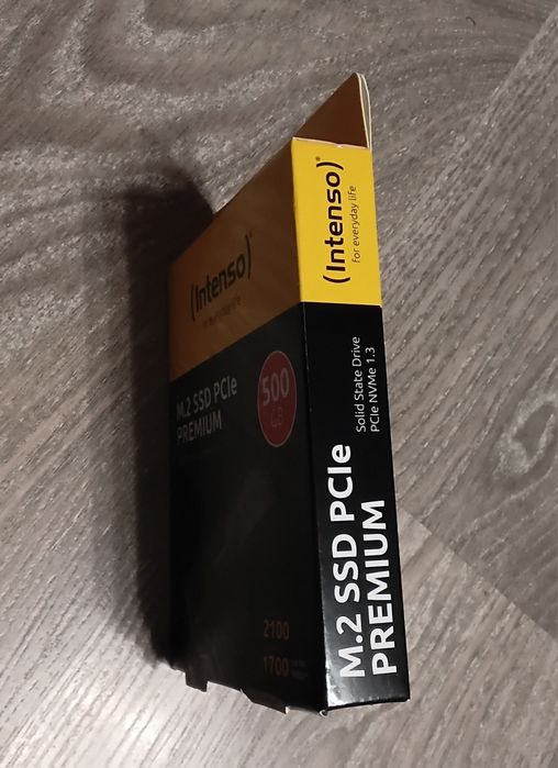SSD  накопичувач  Intenso  500 GB .