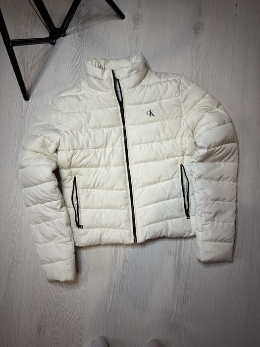 жіночий пуховик calvin klein